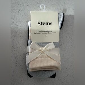 ✨NWT✨Stems: Women’s 2 Pack Conscious Cashmere Socks